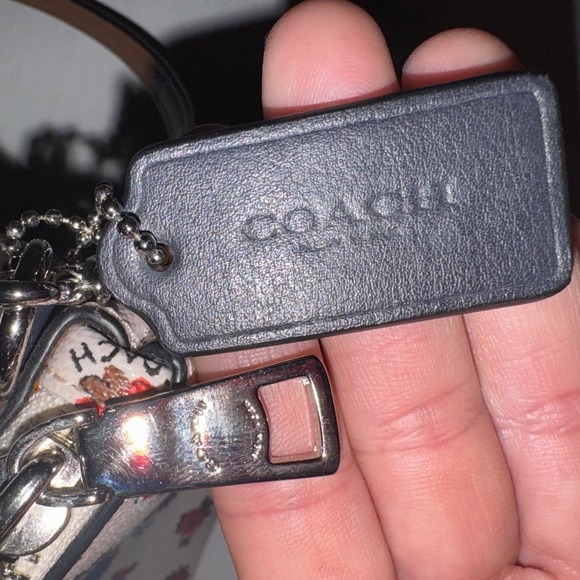 Coach CROSSBODY IN TEA ROSE FLORAL COATED CANVAS F57628 W/ Matching Wallet - Picture 9 of 16